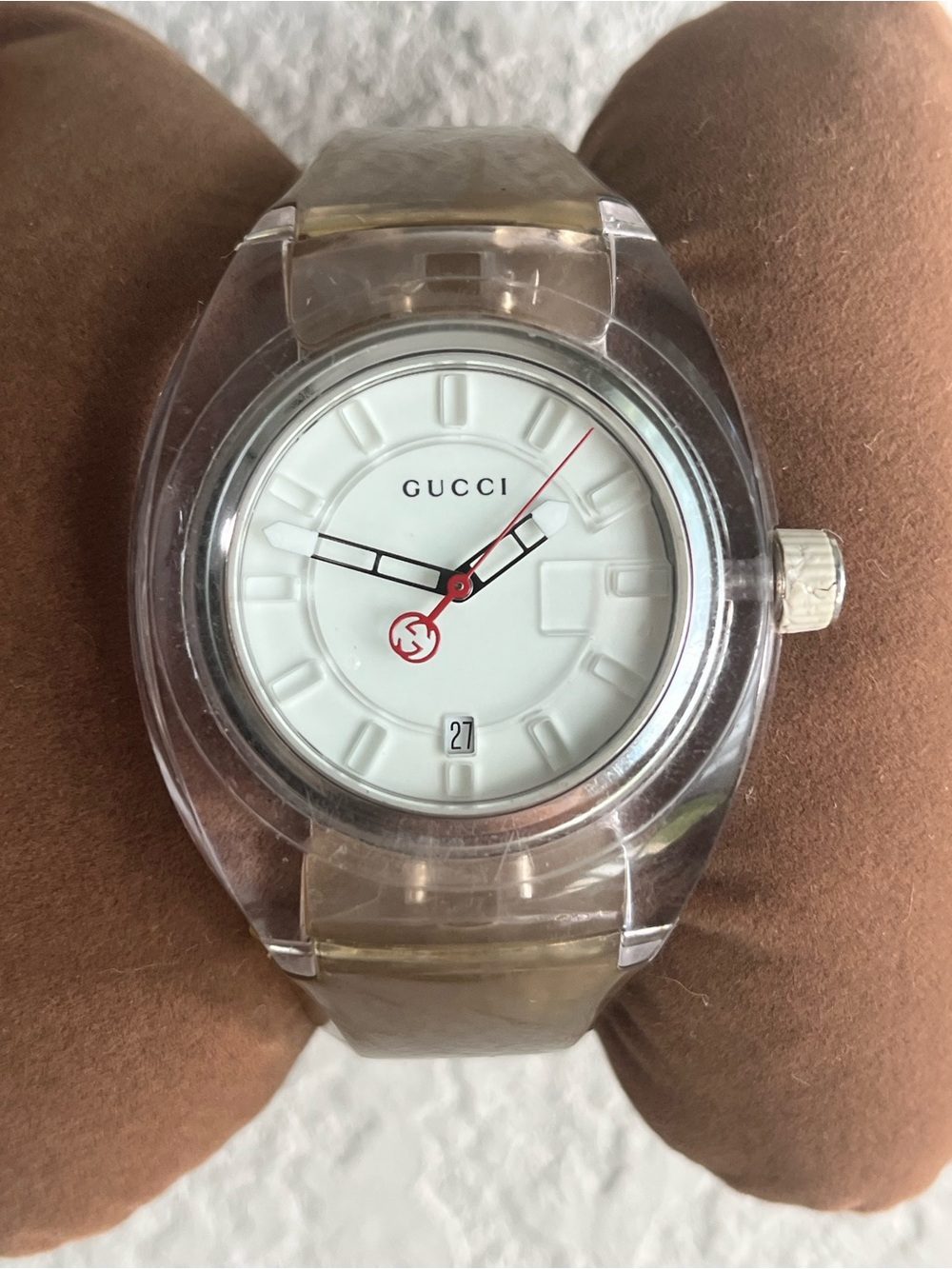 Gucci Sync YA137102 clear and white Dial men’s Watch.
